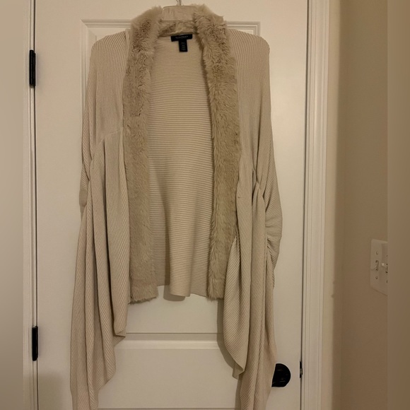 White House Black Market Faux Fur Cover Up - Picture 12 of 12